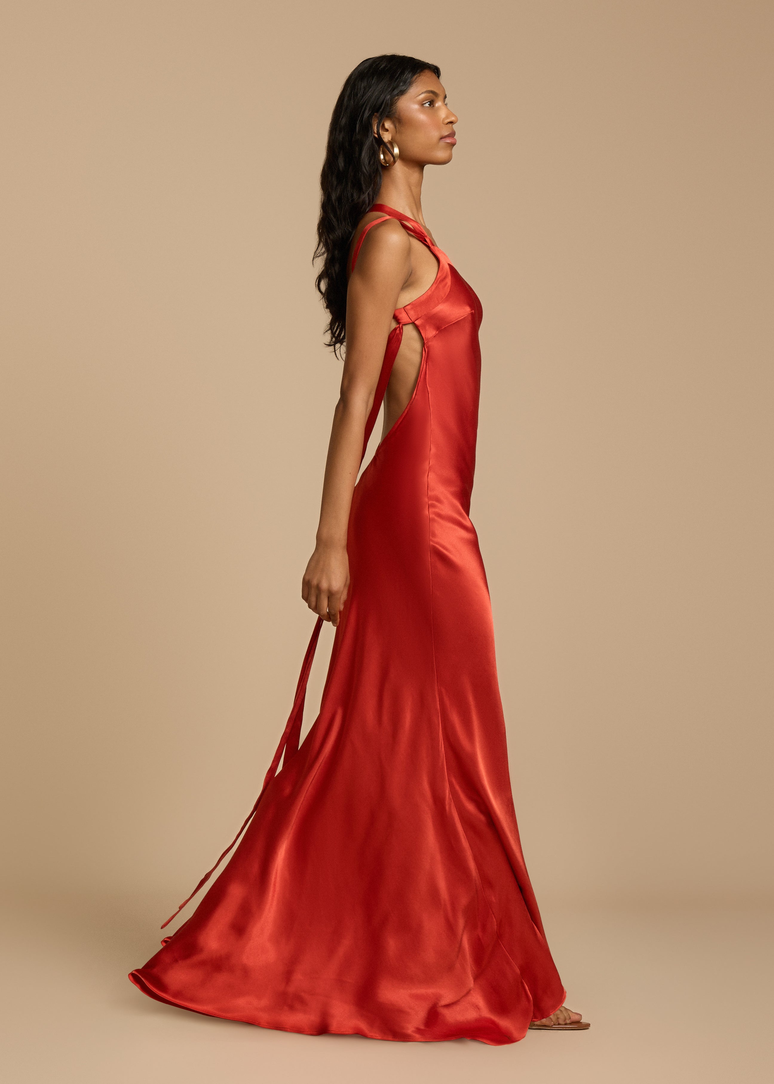 Elena Robe Longue Femme – Robe de Soirée en Satin de Soie avec Dos Nu & Encolure Asymétrique