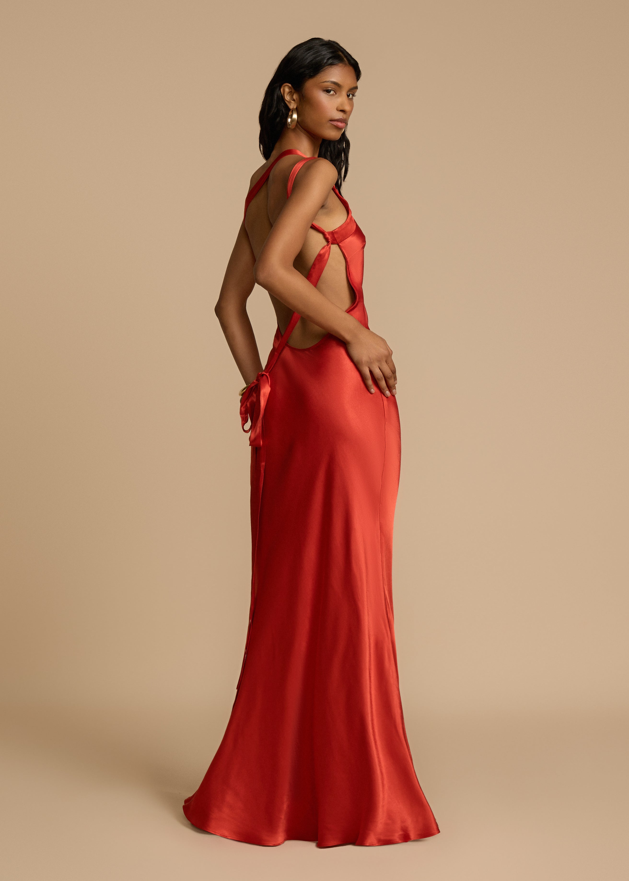 Elena Robe Longue Femme – Robe de Soirée en Satin de Soie avec Dos Nu & Encolure Asymétrique