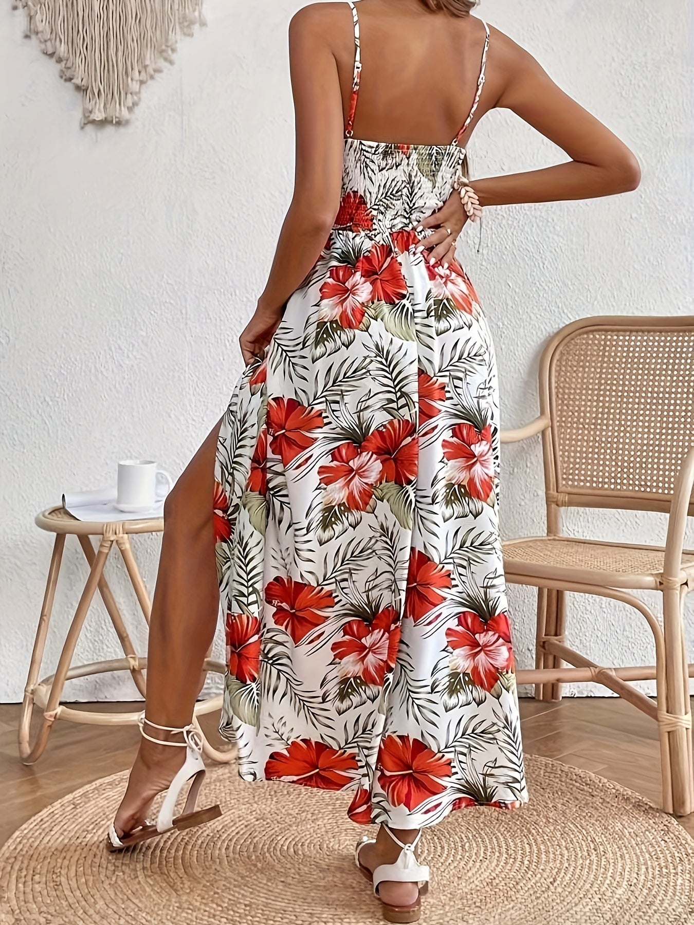 Abito estivo da donna Emily - Elegante abito floreale con spalline sottili e vestibilità fluida