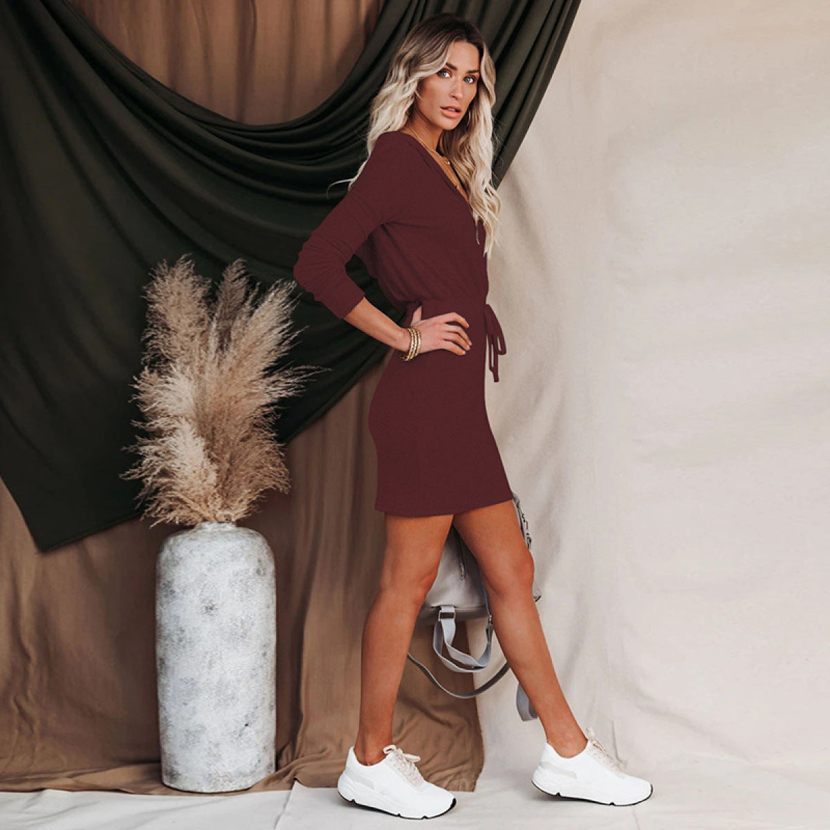 Robe Sweat à Capuche Femme Alie – Robe Mini à Manches Longues avec Fermeture Éclair & Style Sport Chic