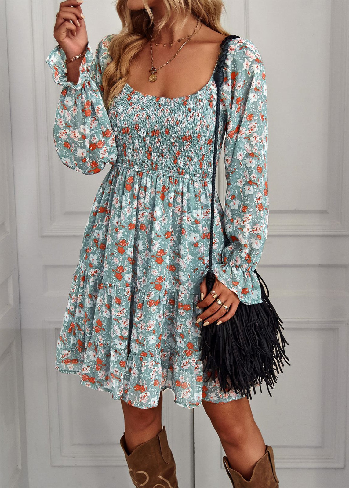 Aria Robe Midi Femme – Robe Fleurie avec Volants, Encolure en U & Coupe Cintrée Estivale