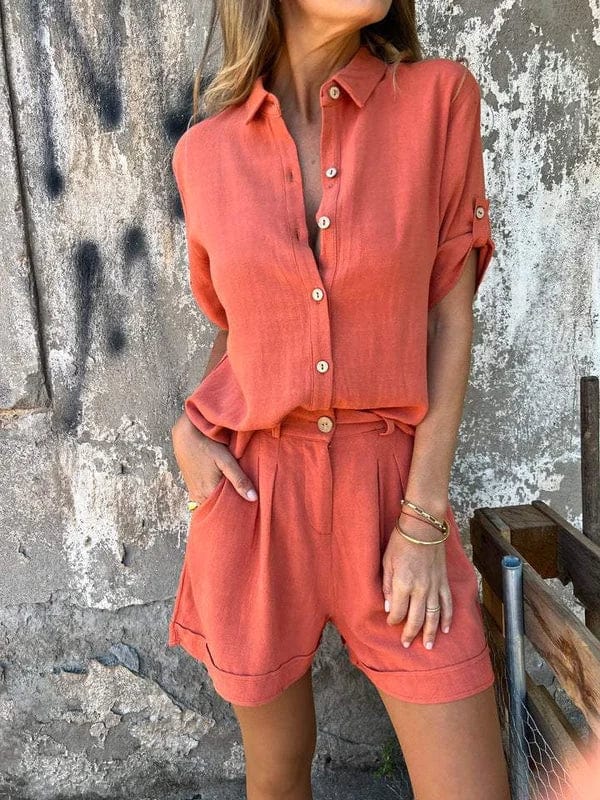 Tuta intera in lino da donna Claui: color terracotta, design arioso ed elegante look estivo