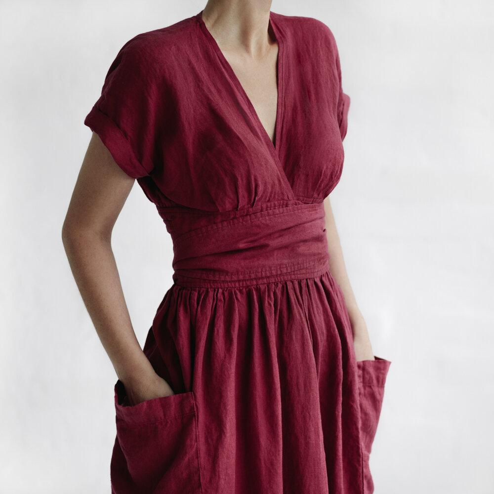 Abito in lino da donna Savannah - Abito avvolgente a maniche corte con vestibilità elegante e rilassata