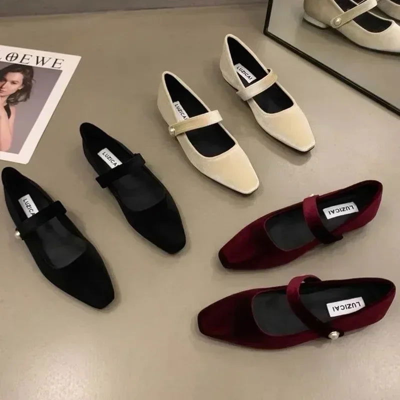 Ballerine da donna Amélie – Eleganti scarpe con cinturino in perle e punta a punta chic