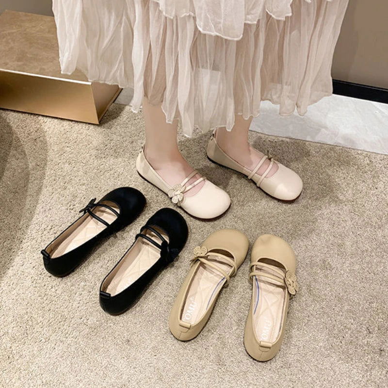 Ballerine da donna Clara - Scarpe eleganti con delicato fiore e comodo doppio cinturino