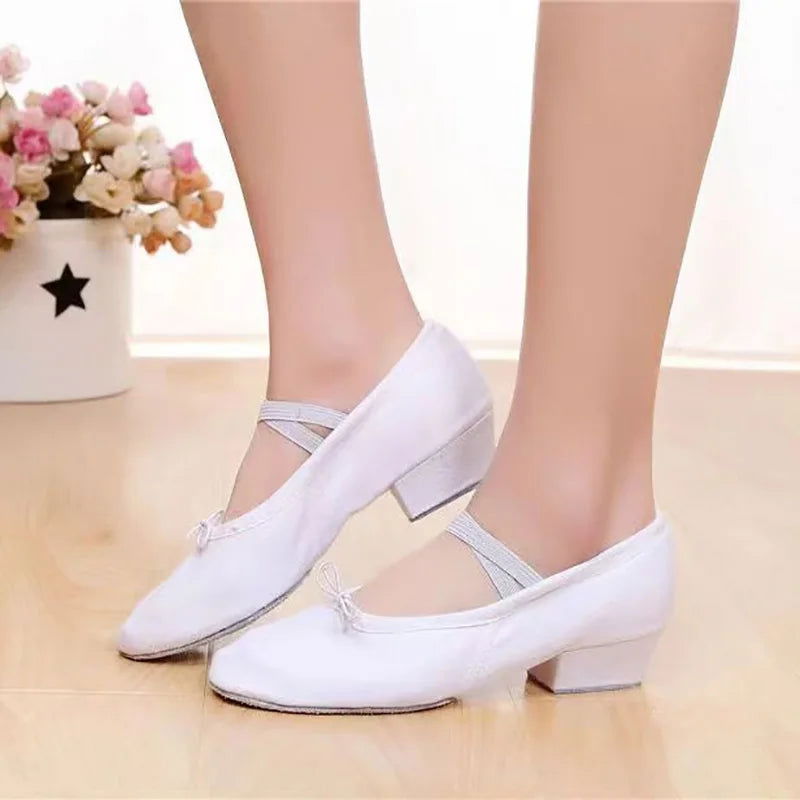 Ballerine da donna Isabelle - Eleganti scarpe con tacco basso e comodo cinturino decorativo