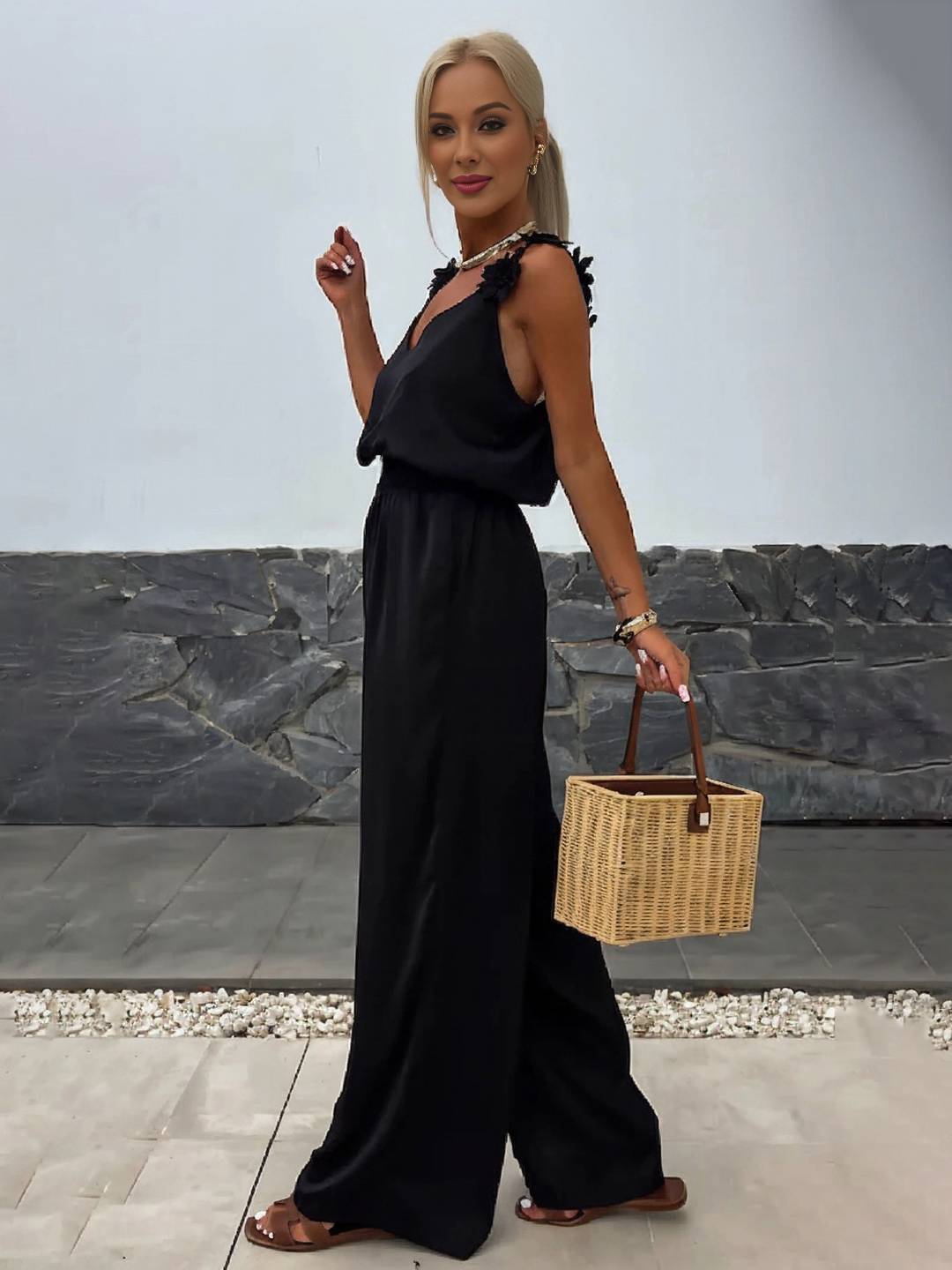 Tuta da donna Sabrina - Tuta ampia e senza maniche per le feste con scollo a V, tasche e schiena scoperta