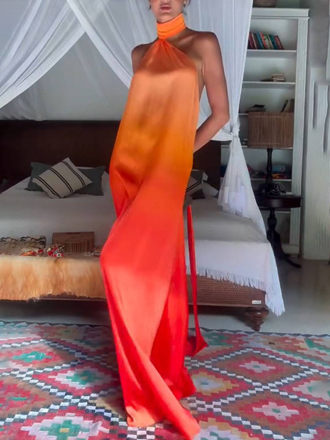 Abito da spiaggia da donna Dione - Abito lungo sfumato con scollo all'americana e schiena scoperta per uno stile estivo