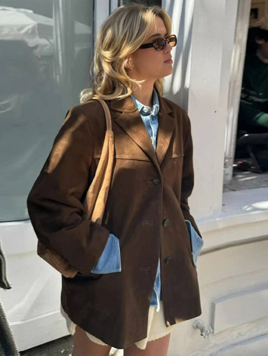 Blazer da donna Linda - Elegante giacca in pelle scamosciata con bottoni, tasche e maniche lunghe