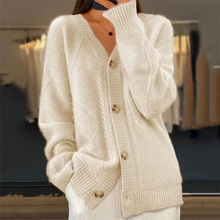 Lena Cardigan Femme – Gilet en Cachemire Doux à Boutons & Manches Longues Élégantes