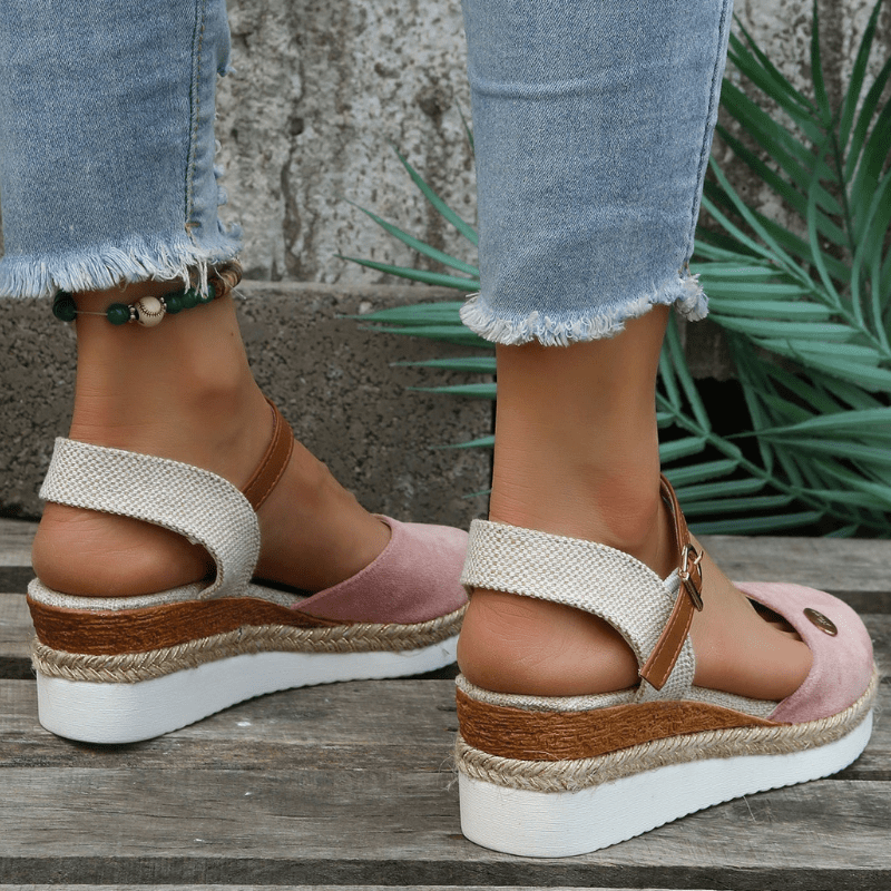 Sandali da donna Carina - Eleganti zeppe con chiusura regolabile con fibbia e stile bohémien