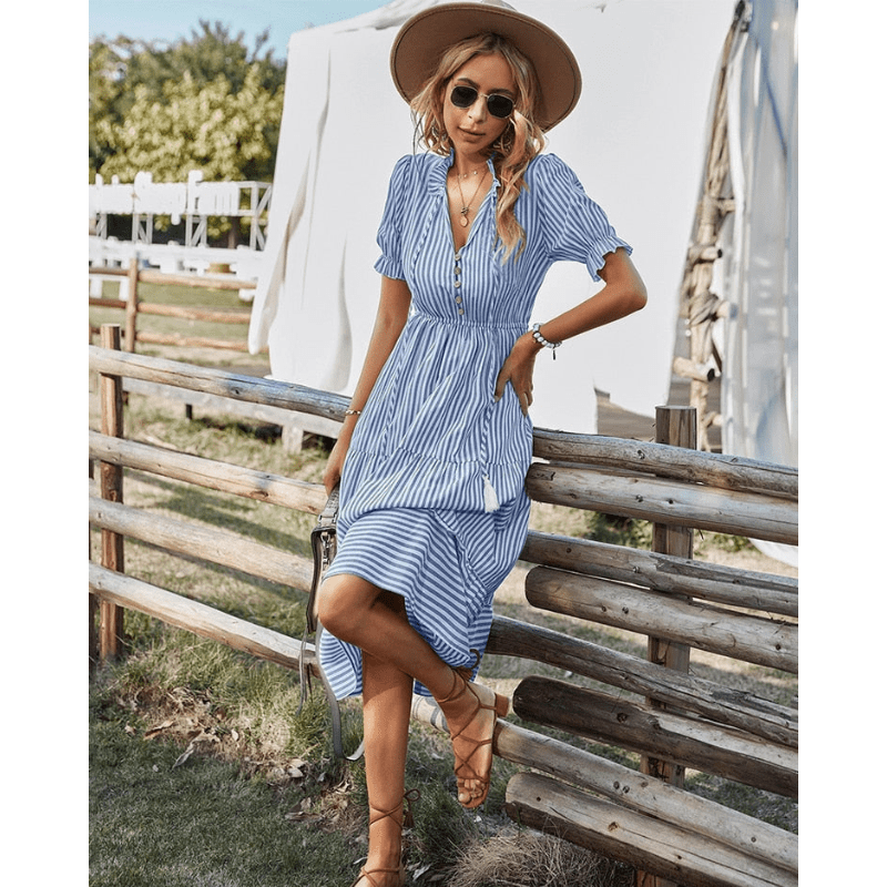 Abito midi Catarina Looksy – Vita aderente e stampa a righe leggere, estivo