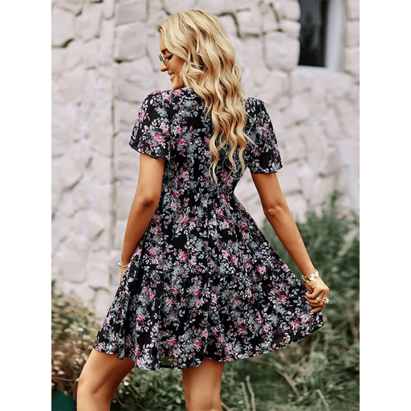Catriona Robe Courte Looksy – Imprimé Floral Éclatant & Manches Volantées Fluides