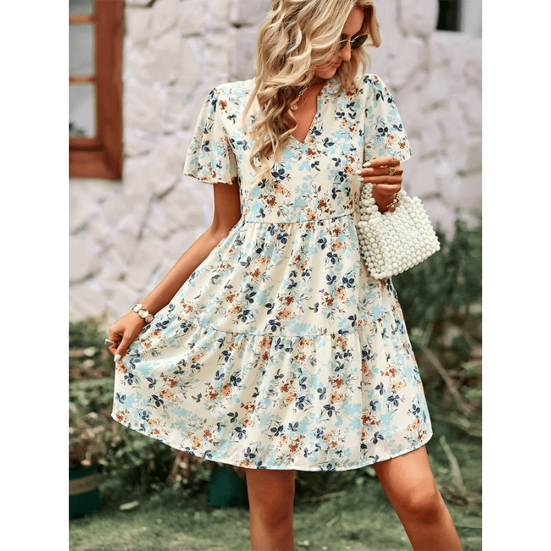 Catriona Robe Courte Looksy – Imprimé Floral Éclatant & Manches Volantées Fluides