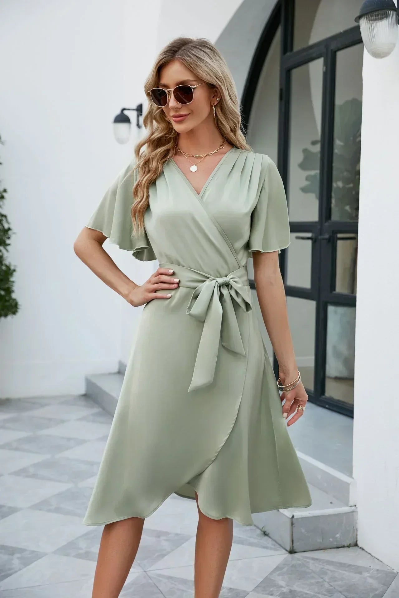 Abito avvolgente da donna Madelyn: elegante, aderente e perfetto per uno stile femminile chic