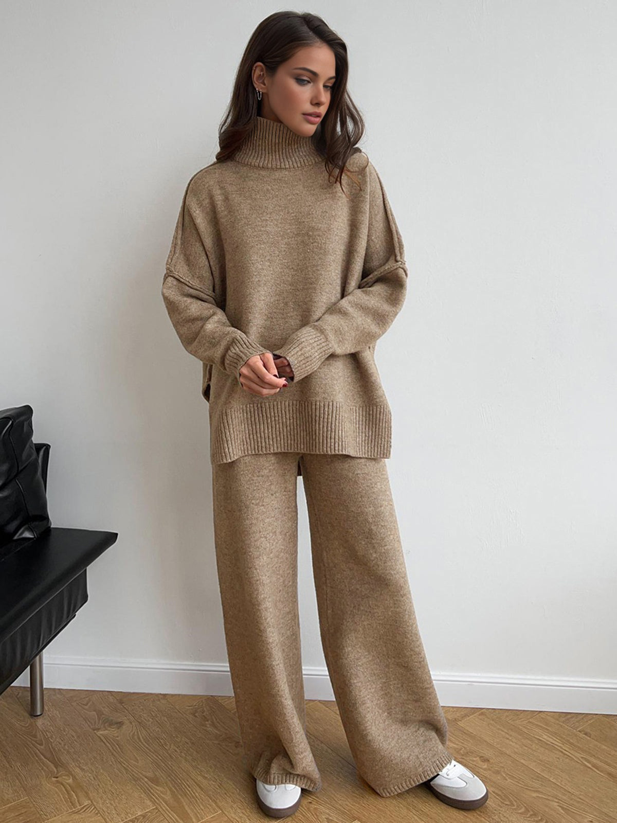 Amy Ensemble Loungewear Femme en Maille – Tenue Douce avec Col Roulé & Pantalon Ample