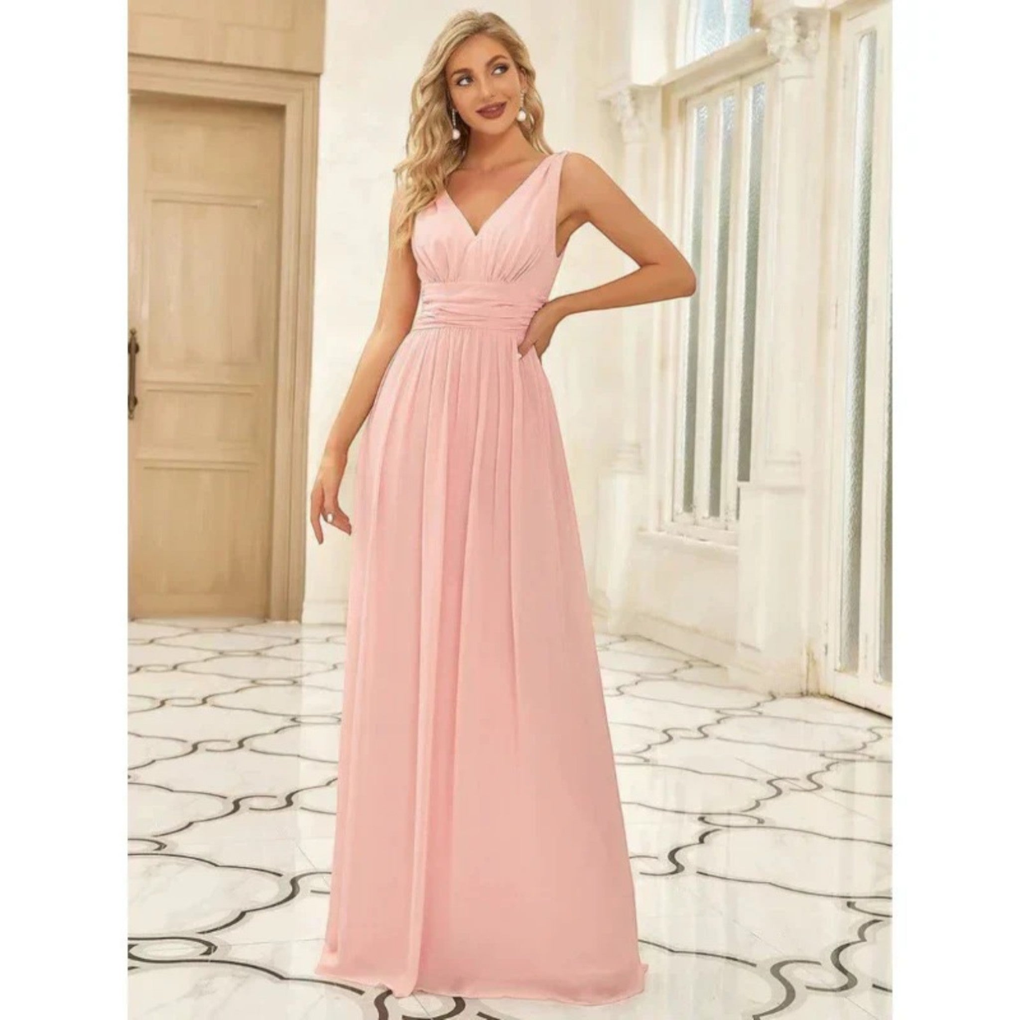 Abito elegante Gilda con scollo a V – Raffinatezza e femminilità in ogni occasione speciale