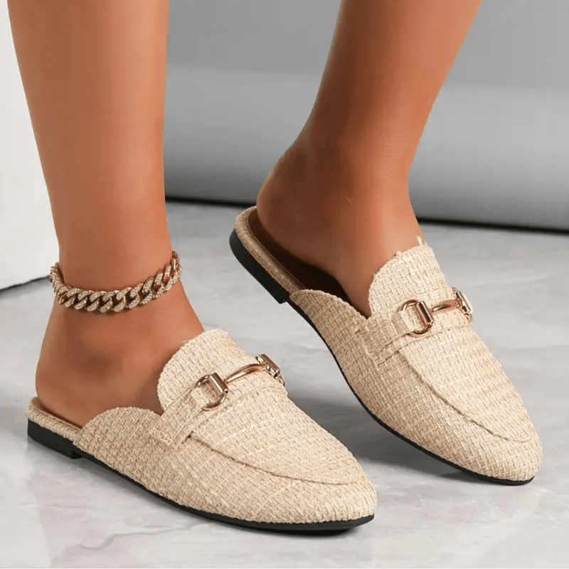 Mocassini da donna Clayde - Mules intrecciate con tacco, catena dorata e suola comoda