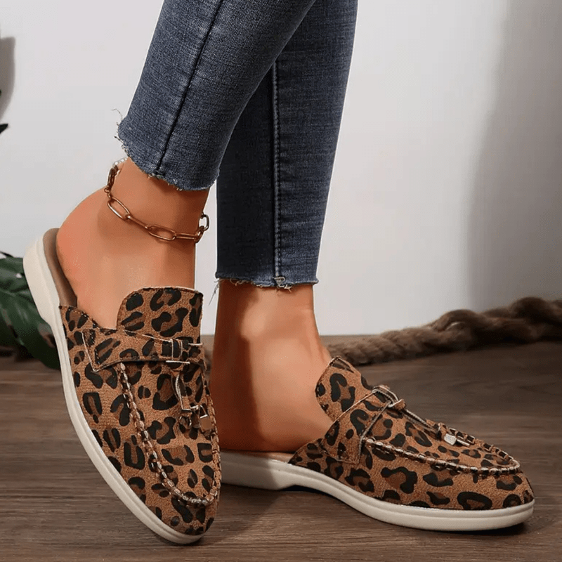 Mocassini da donna Moira - Mules con stampa leopardata, suola morbida e stile selvaggio