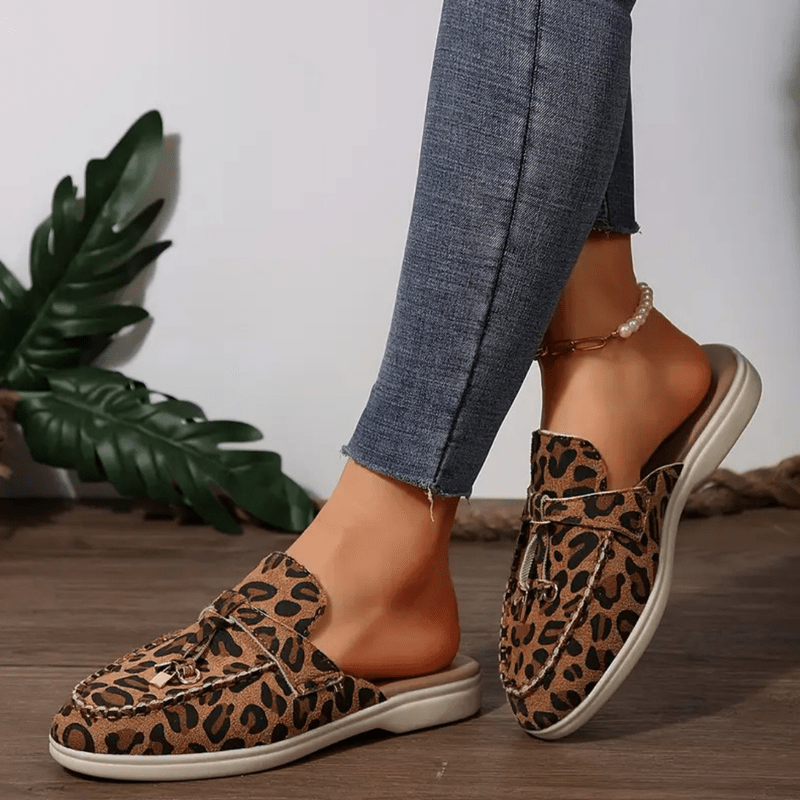 Mocassini da donna Moira - Mules con stampa leopardata, suola morbida e stile selvaggio
