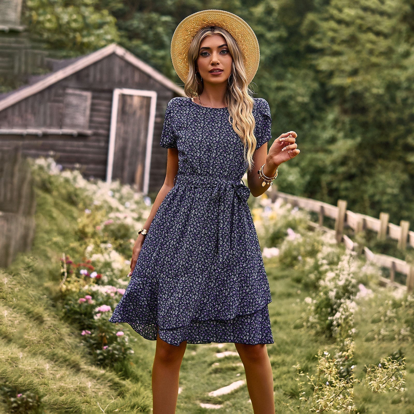 Annabel Robe d’Été Femme – Robe Fleurie Légère avec Décolleté en V, Ceinture à la Taille & Manches Courtes