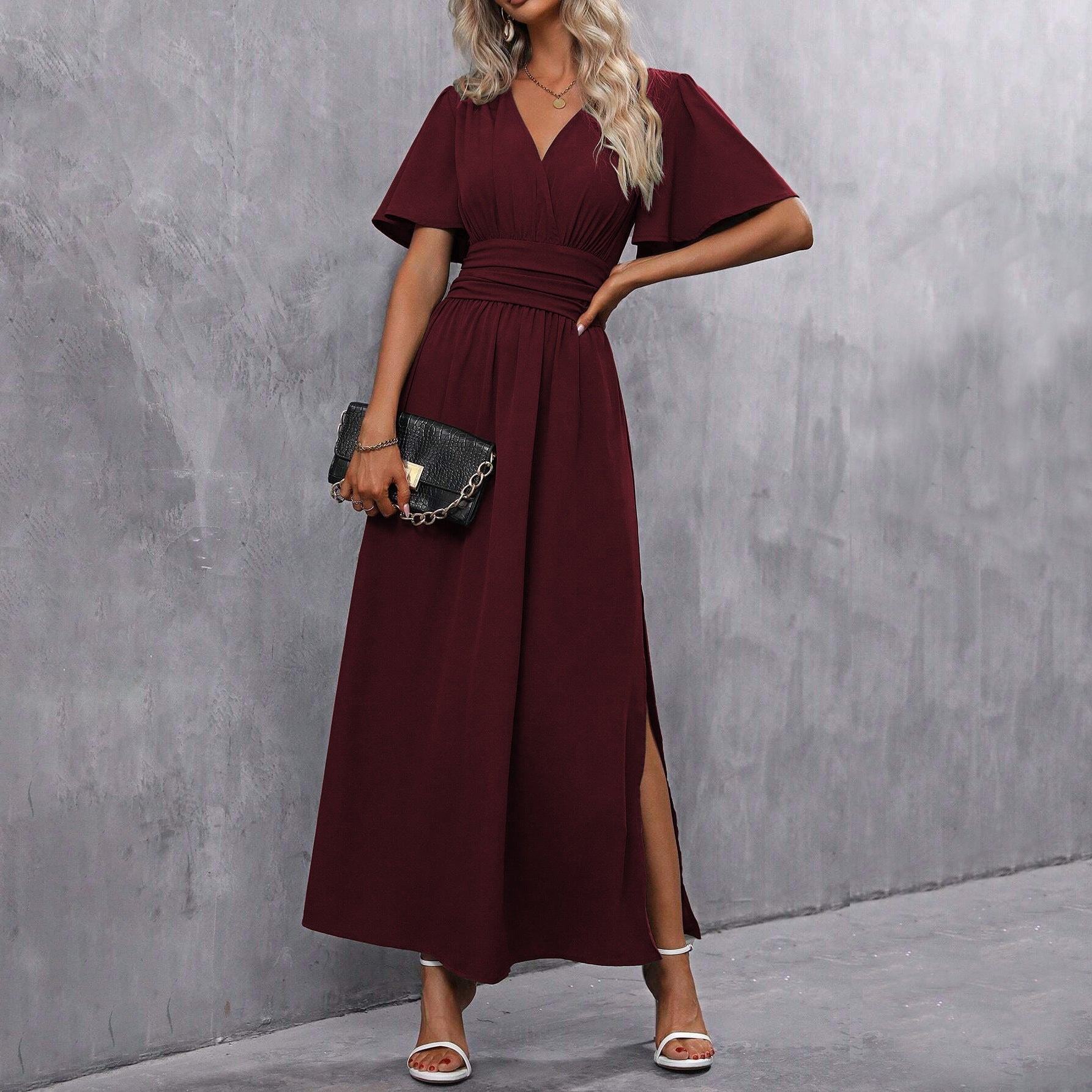 Amy Robe Maxi Femme Élégante – Noir, Col V, Manches Légères & Fente Subtile