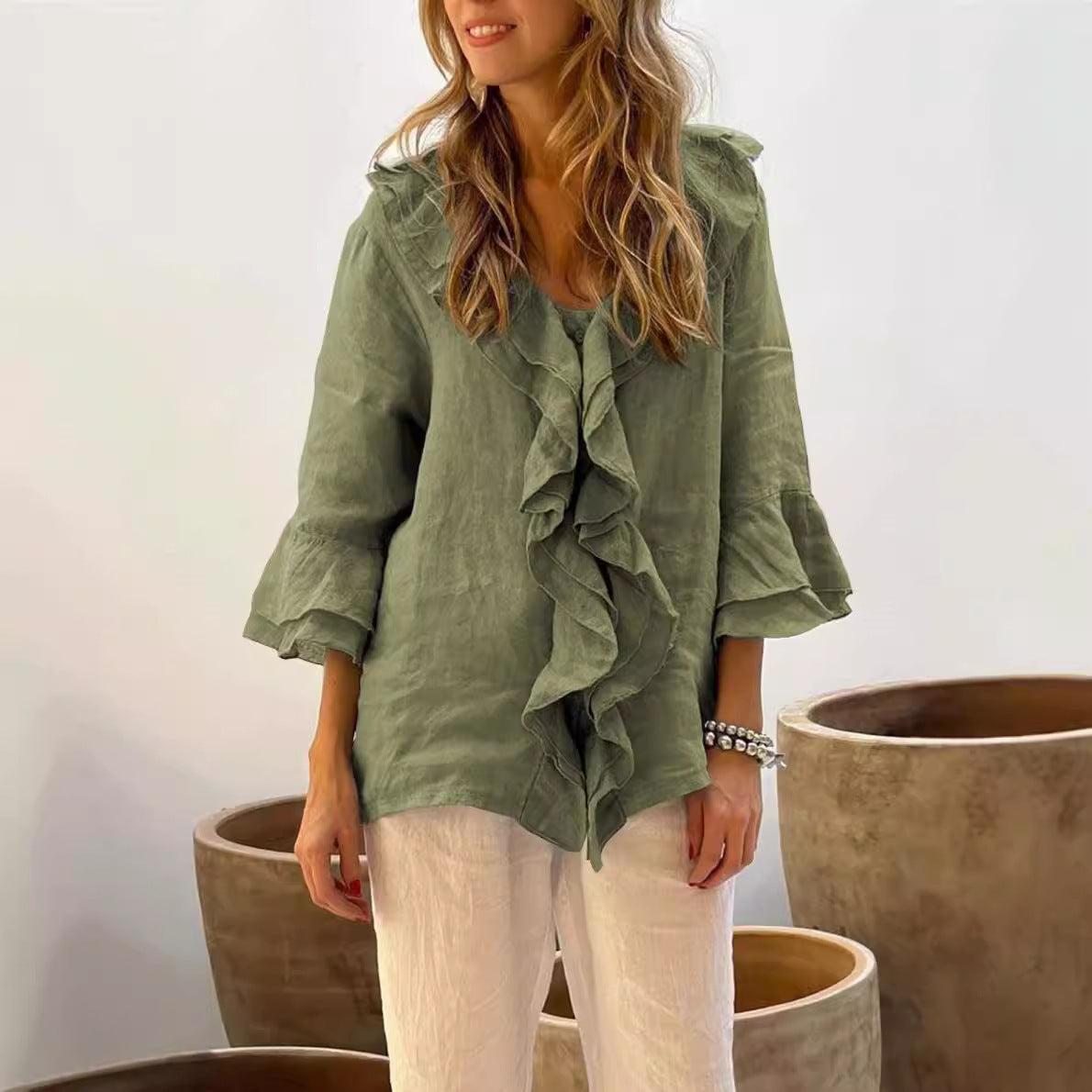 Camicetta da donna Phoebe - Elegante camicetta con volant e maniche svasate per un look casual chic