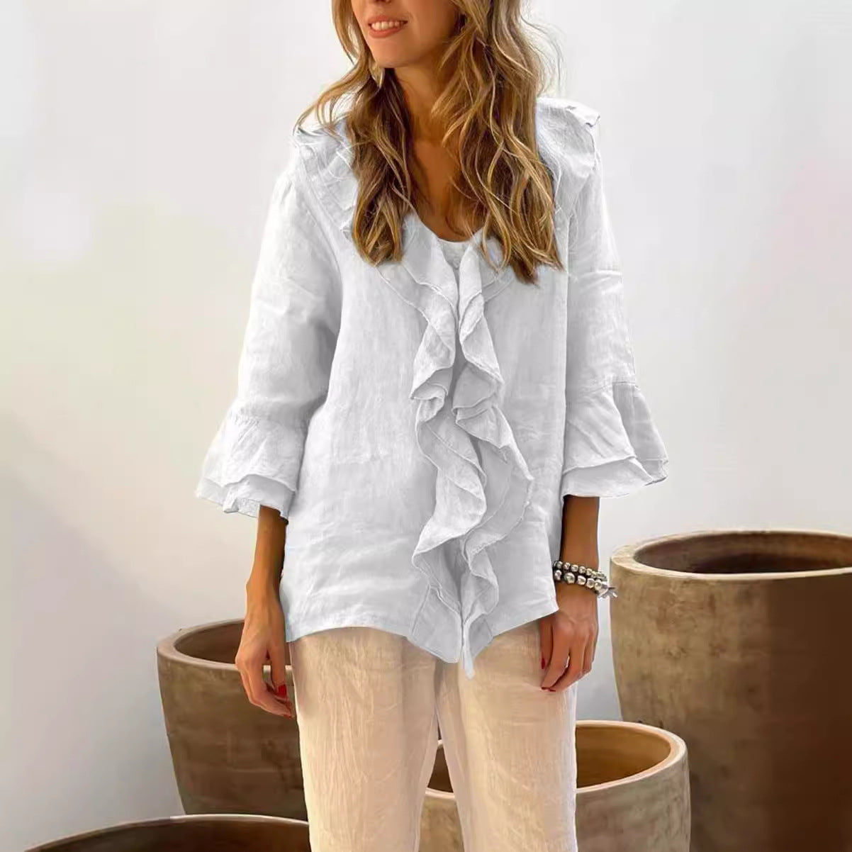 Camicetta da donna Phoebe - Elegante camicetta con volant e maniche svasate per un look casual chic