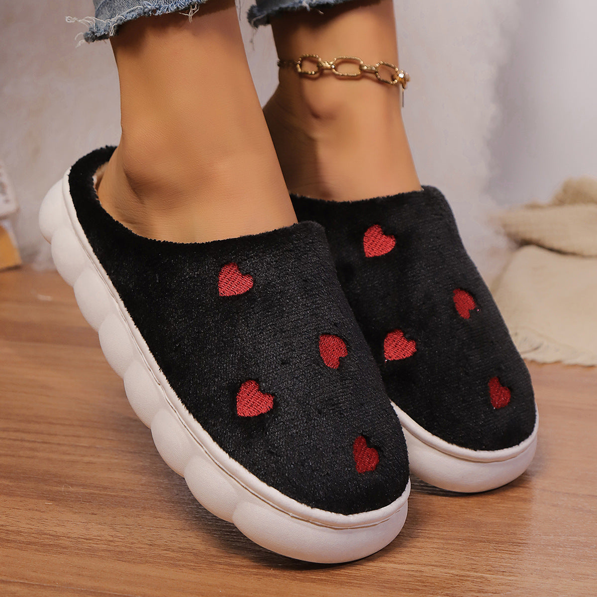 Kendra Pantoufles Femme – Chaussons en Polaire Douce avec Motifs Cœurs Rouges Confortables