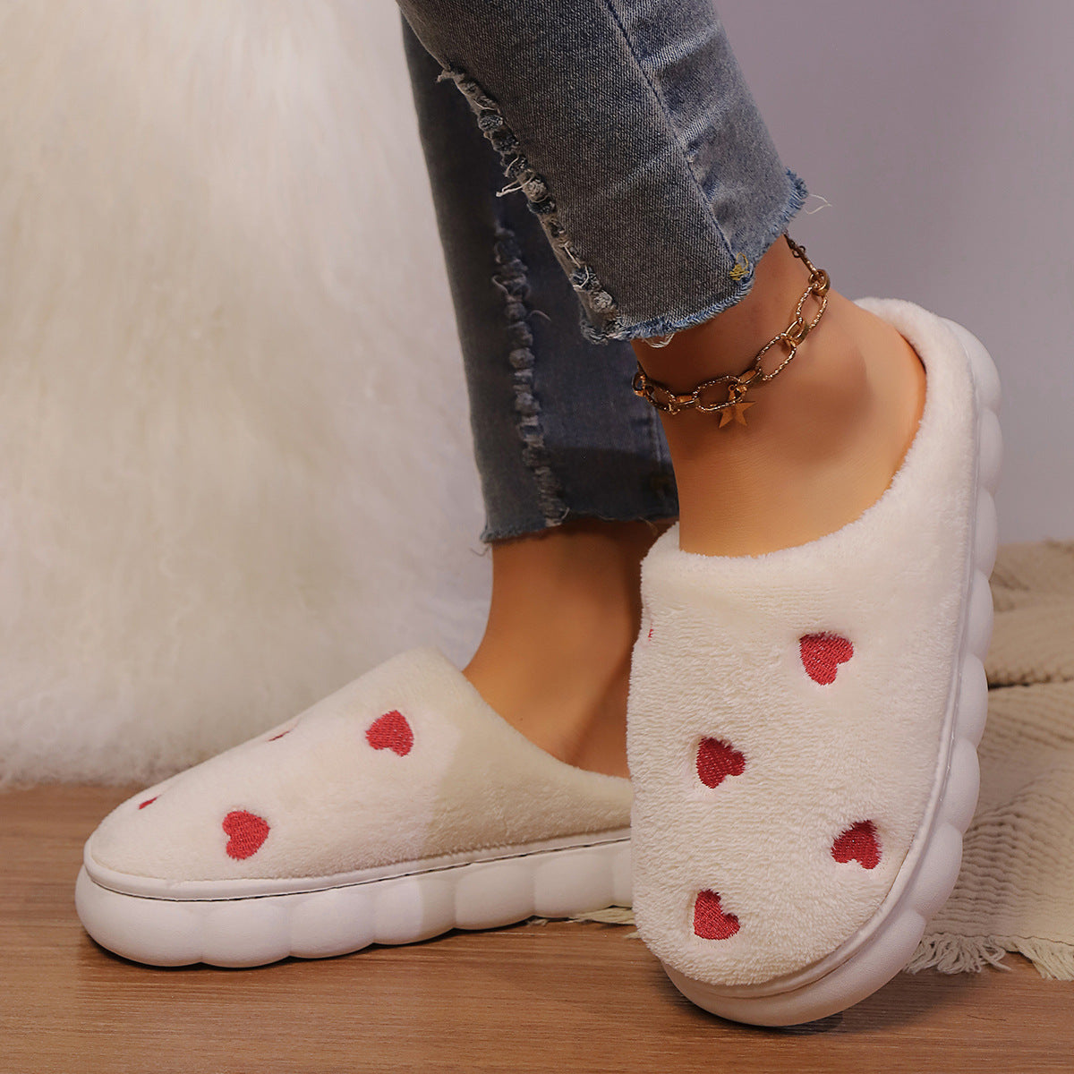 Kendra Pantoufles Femme – Chaussons en Polaire Douce avec Motifs Cœurs Rouges Confortables