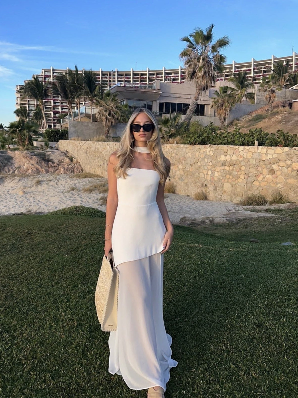 Abito lungo da donna Ziva - Elegante abito da sera in chiffon con bustier strutturato e spacco laterale