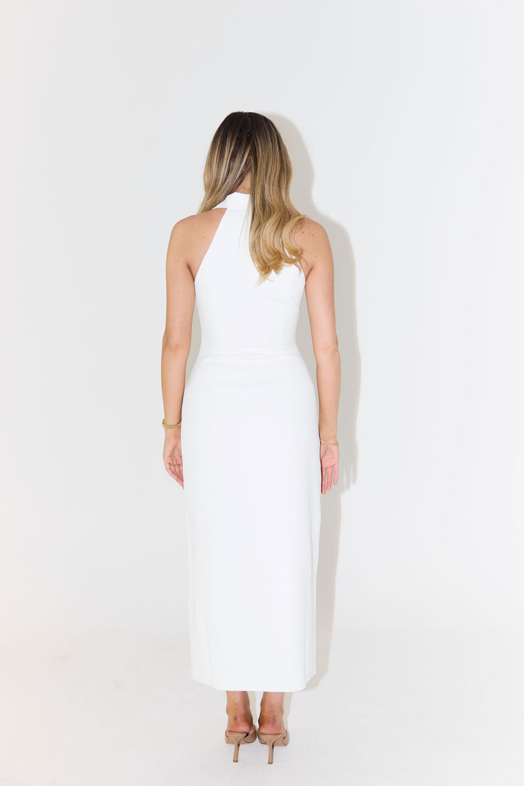 Abito estivo lungo Trisha: tessuto leggero ed elegante per le feste e le serate chic