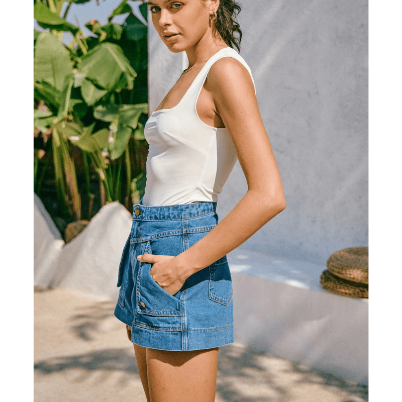 Pantaloncini cargo Rada Looksy: vita alta lusinghiera e tasche cargo estive alla moda