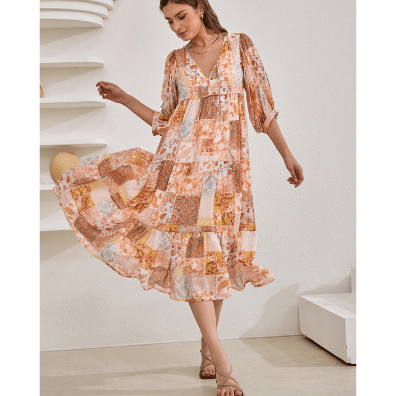 Abito lungo Rosina Looksy – Stampa bohémien astratta e vestibilità fluida a strati