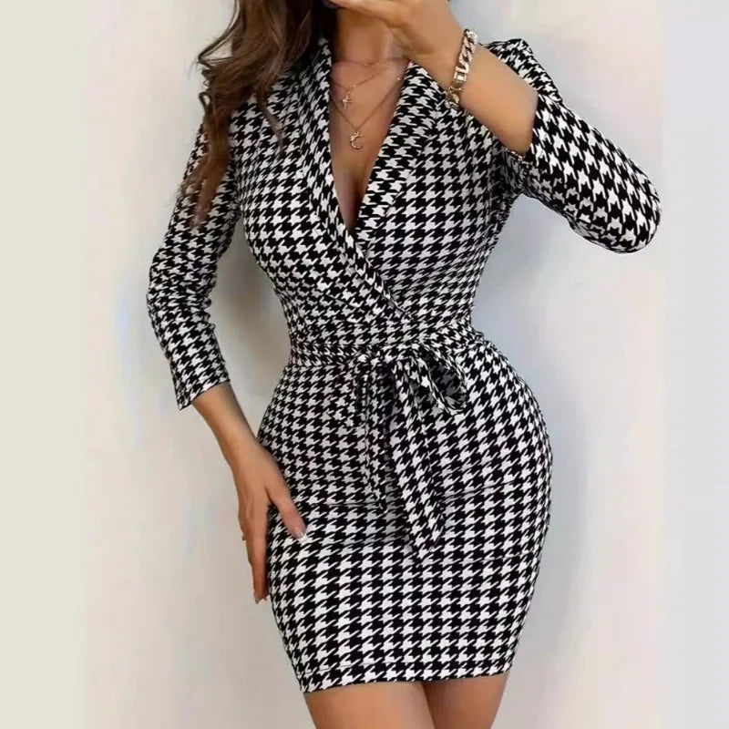 Robe Femme Olivia – Robe Portefeuille Sans Manches à Motif Pied-de-Poule et Coupe Moulante Flatteuse