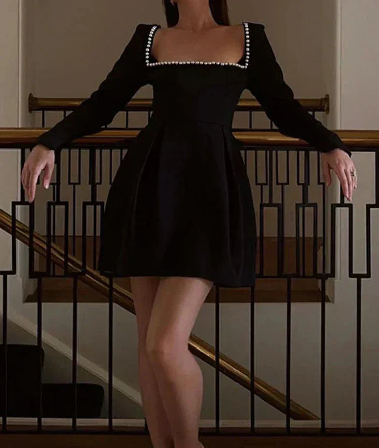 Valérie Robe Courte à Perles – Élégante Robe de Cocktail avec Détails de Perles Luxueux et Coupe Flatteuse