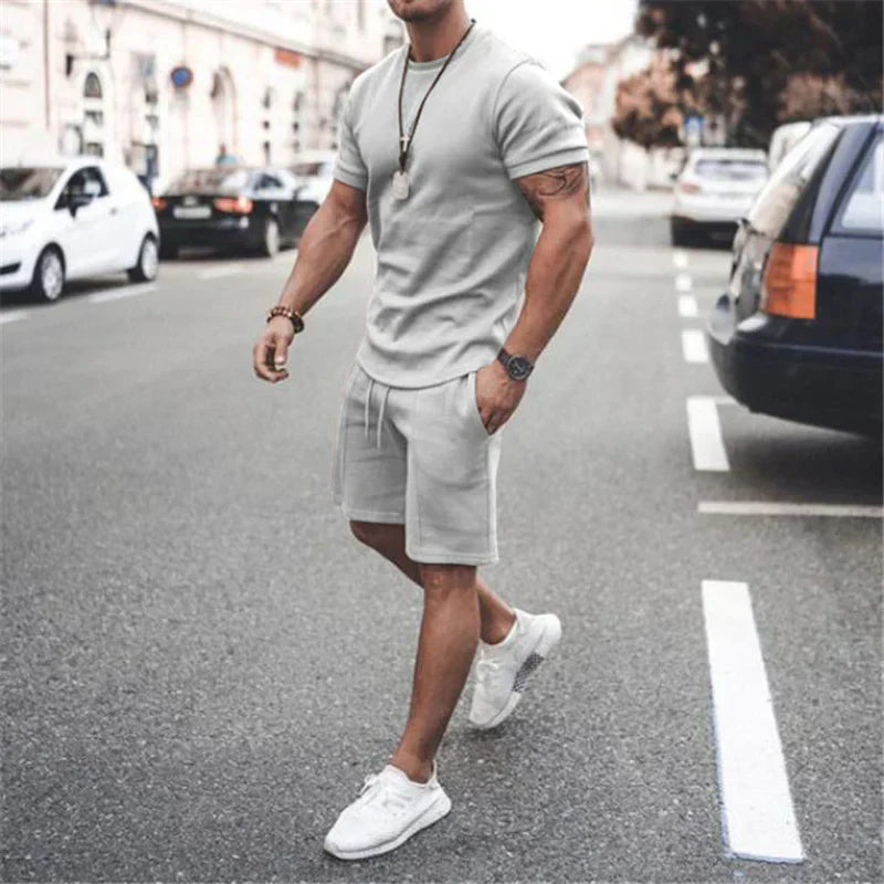 Completo da uomo Ethan: maglietta leggera a maniche corte e pantaloncini estivi aderenti