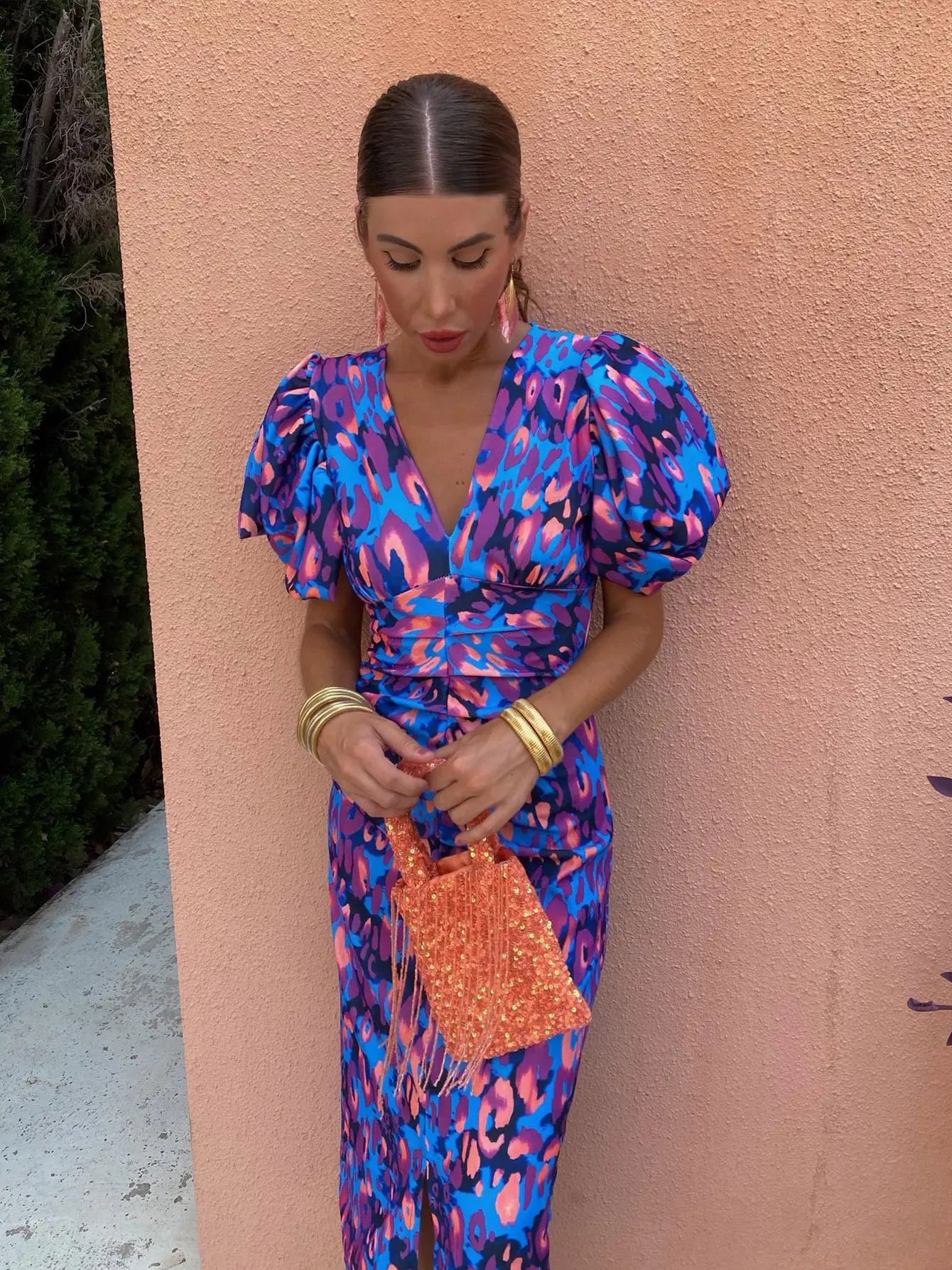 Abito da donna Gwen: design audace e colori vivaci per un look estivo chic