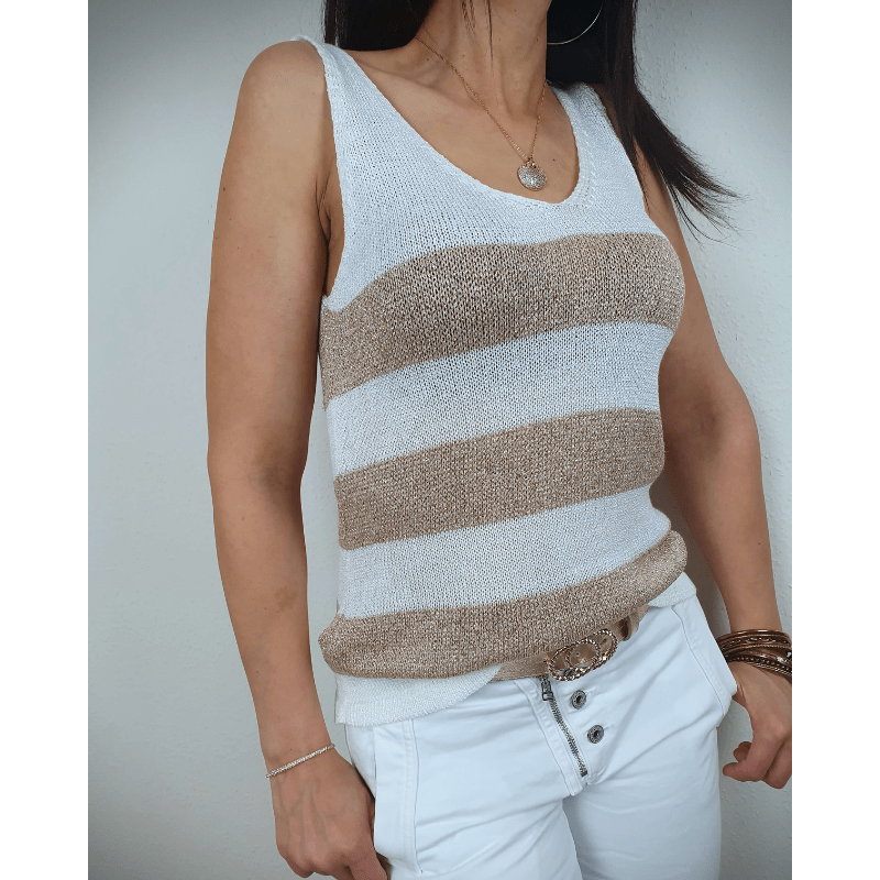 Canotta Looksy da donna di Sandra: maglia leggera a righe, scollo a V lusinghiero e stile versatile
