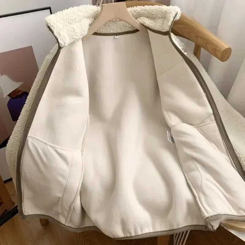 Lily Manteau Teddy Femme – Veste Chaude avec Col Haut, Poches Zippées & Coupe Décontractée