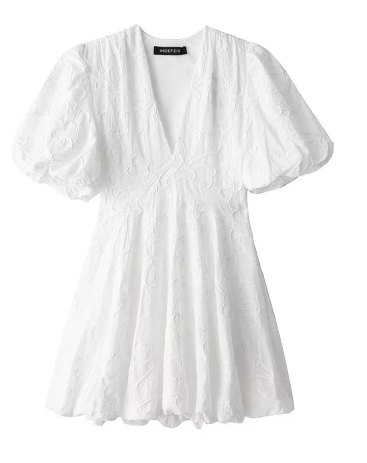 Lola Elegant White Dress – Abito da donna con volant ricamati e dettagli raffinati