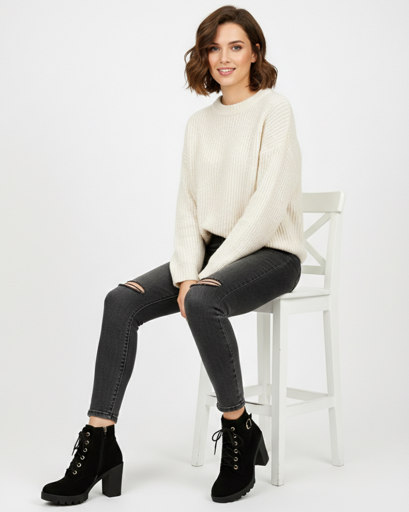 Luciana női bokacsizma fém csattal – vastag sarok, kényelmes és modern stílus