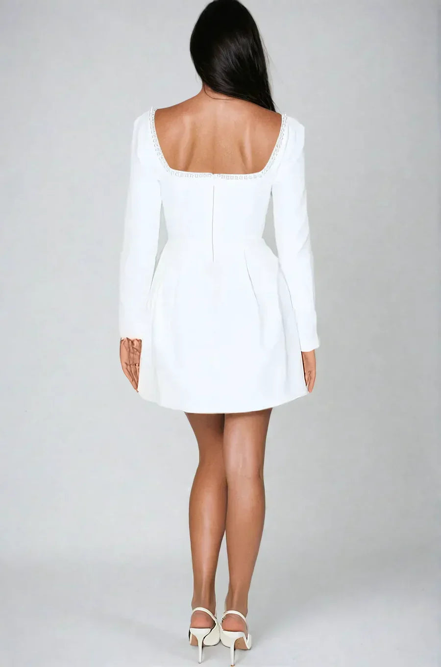 Valérie Robe Courte à Perles – Élégante Robe de Cocktail avec Détails de Perles Luxueux et Coupe Flatteuse