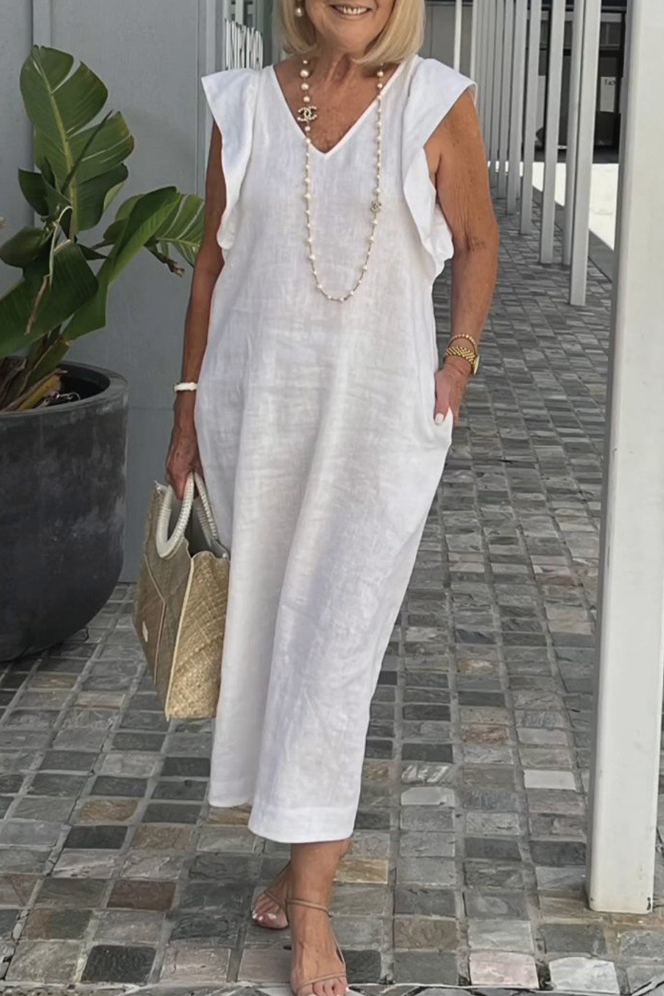 Abito in lino da donna Elise - Abito midi senza maniche con scollo a V e volant