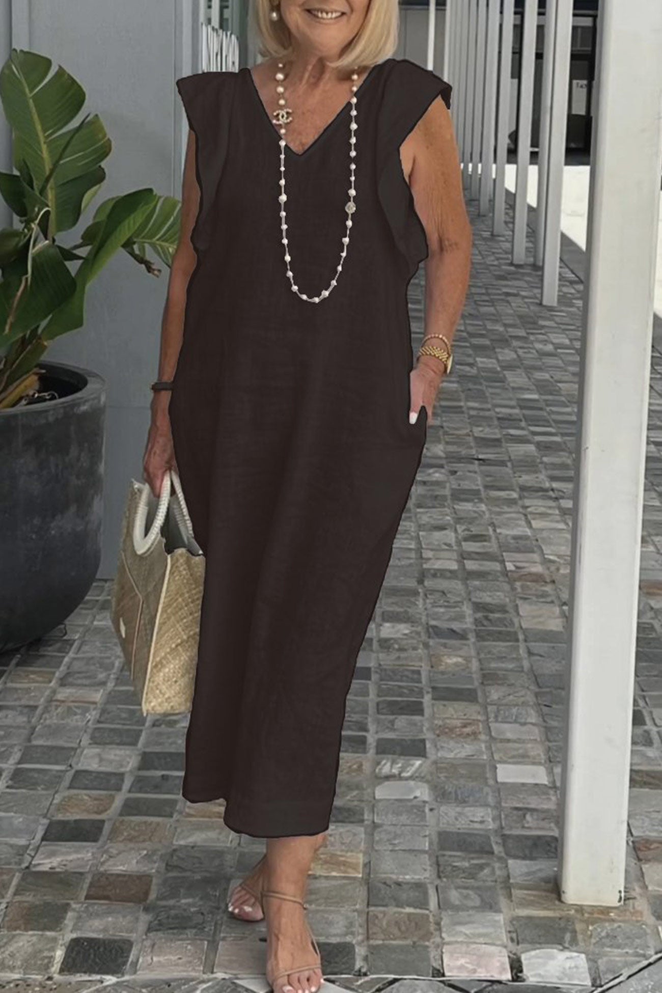 Abito in lino da donna Elise - Abito midi senza maniche con scollo a V e volant