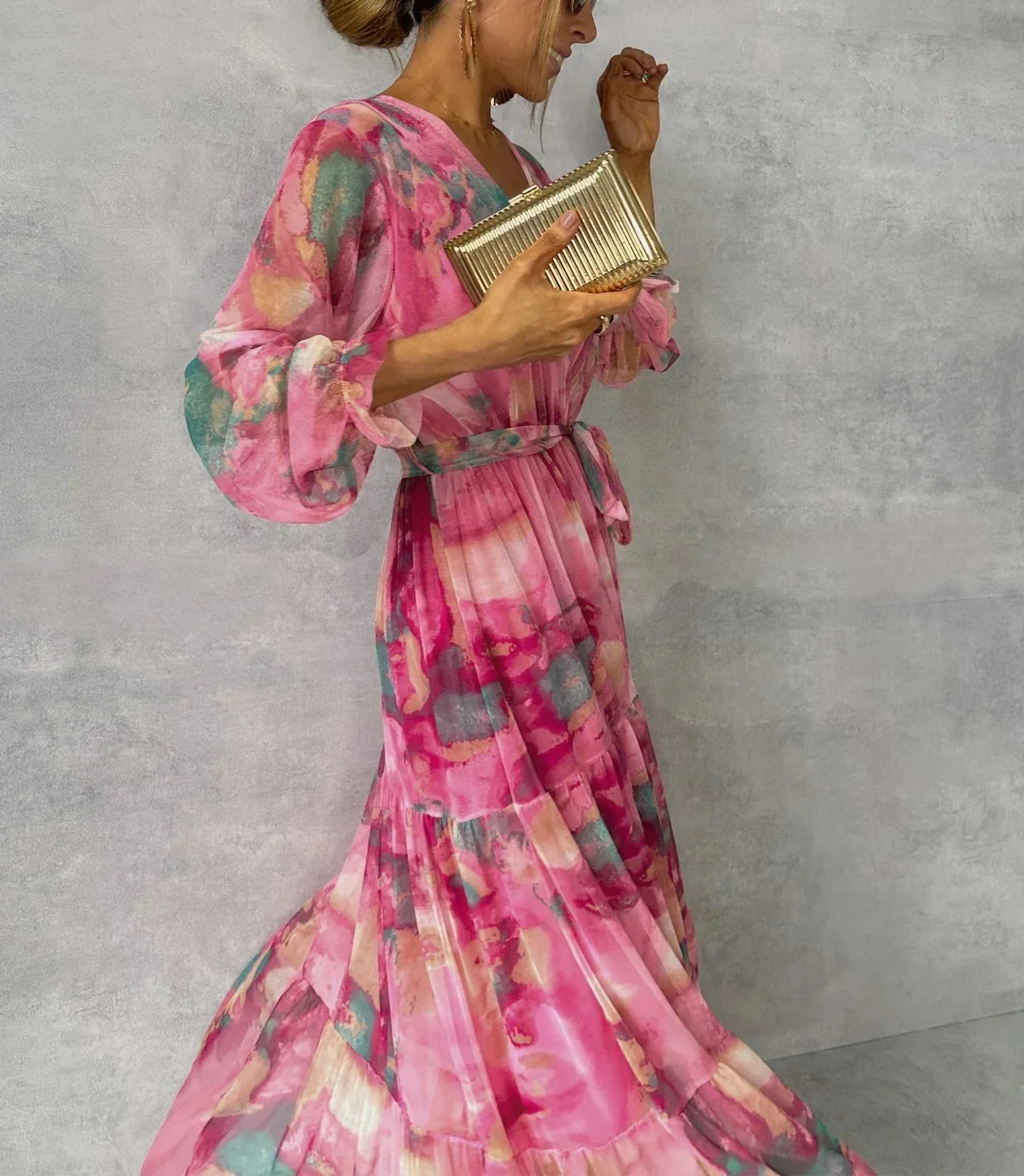 Robe Longue Femme Kate – Élégante Robe Fleurie Rose avec Manches Longues & Coupe Fluide