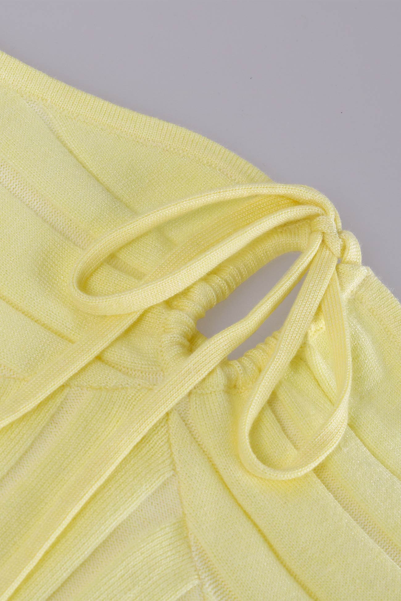 Abito in maglia da donna Sheen - Abito midi estivo senza spalline giallo con chiusura con lacci