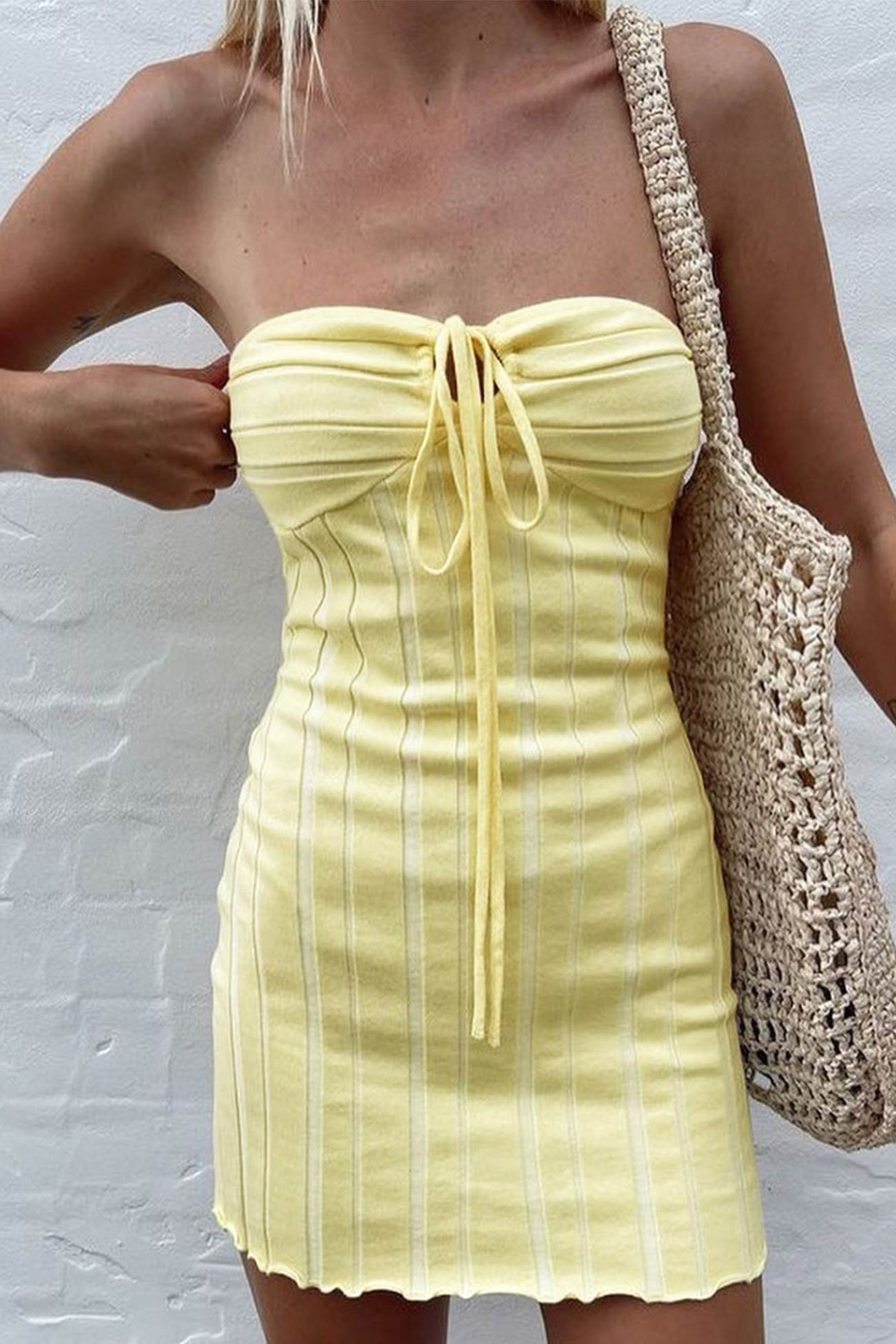 Abito in maglia da donna Sheen - Abito midi estivo senza spalline giallo con chiusura con lacci