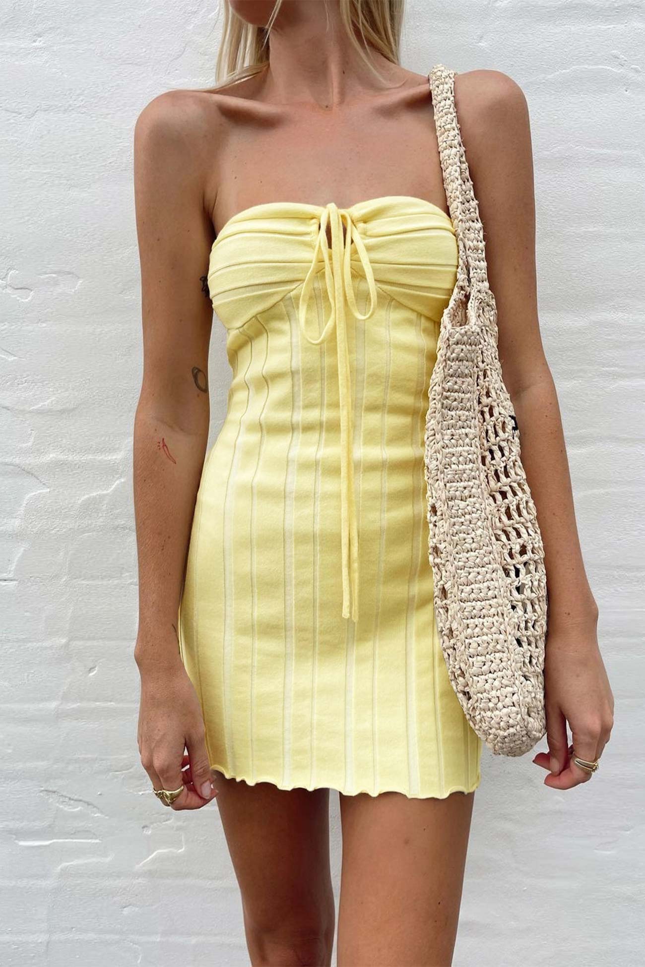 Abito in maglia da donna Sheen - Abito midi estivo senza spalline giallo con chiusura con lacci