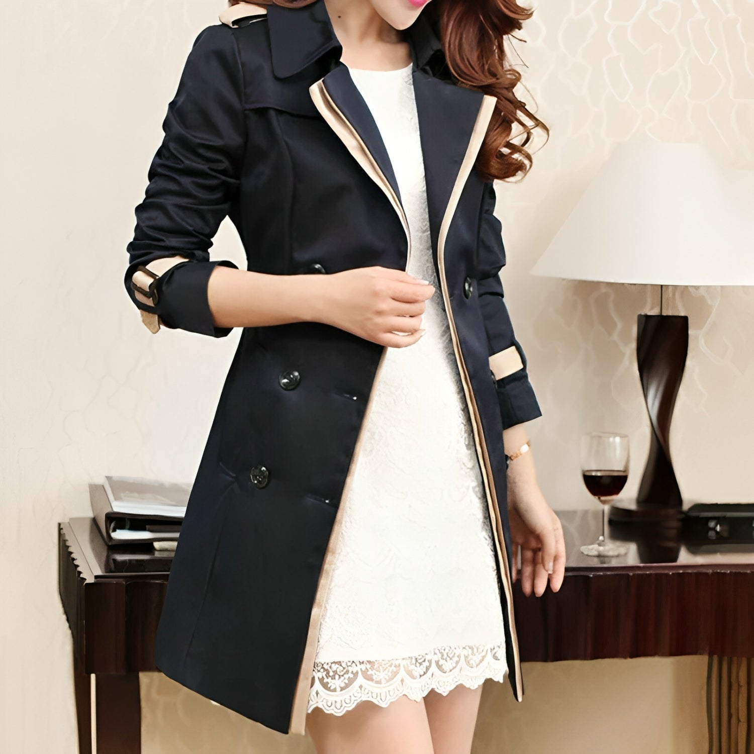 Kaira Trench-Coat Femme – Coupe Longue Élégante avec Ceinture Réglable & Fermeture Boutonnée